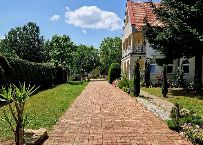 Andrea בית הארחה